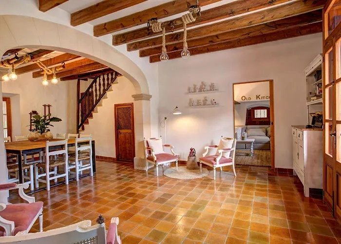 Camp Davall By Vintage Travel Villa