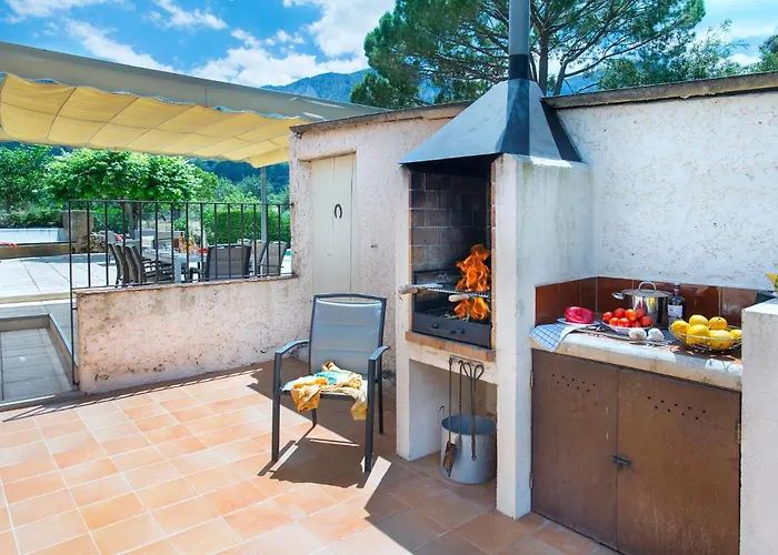 Camp Davall By Vintage Travel Villa