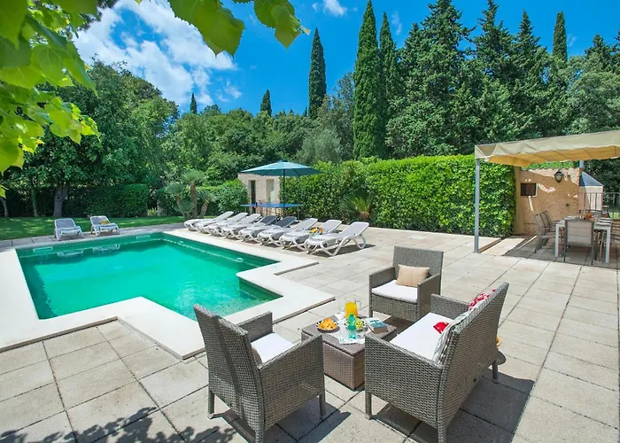 Camp Davall By Vintage Travel Villa