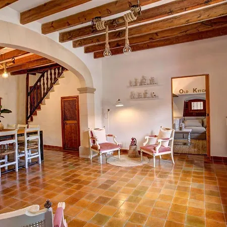 Camp D'avall By Vintage Travel Villa