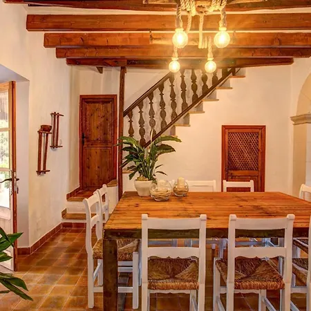 Camp D'avall By Vintage Travel Pollença